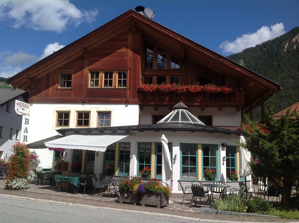 Garni Pineta Hotel San Martino in Badia Exterior photo